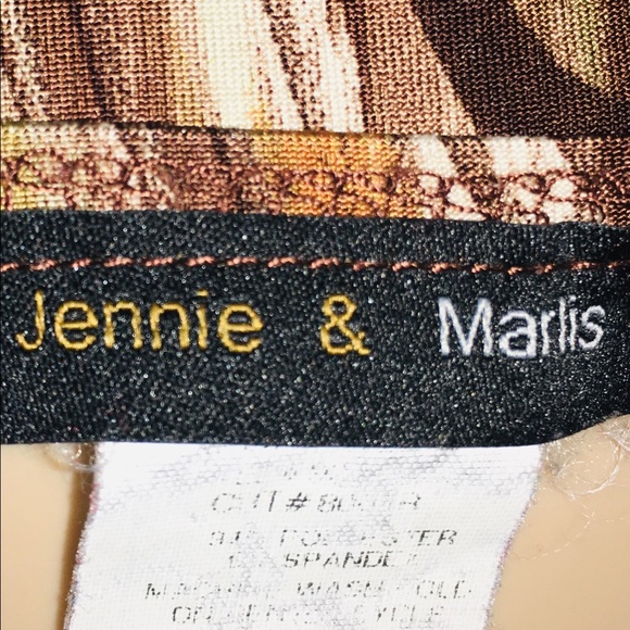 Wave Design Printed Top - Picture 5 of 5